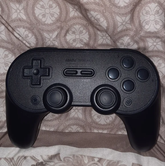 8BitDo Pro+ Bluetooth Universal Controller - Picture 2 of 2